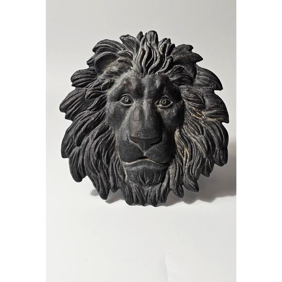 Cast Iron Lion's Head Hose Mounted Reel - Picture 1 of 3